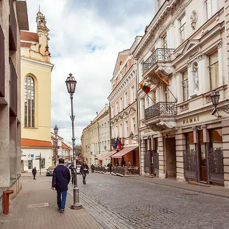 Eu's Smallest In Historic Old Town For Adventure Seekers With Free Parking Vilnius