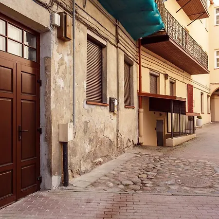 Eu's Smallest In Historic Old Town For Adventure Seekers With Free Parking
